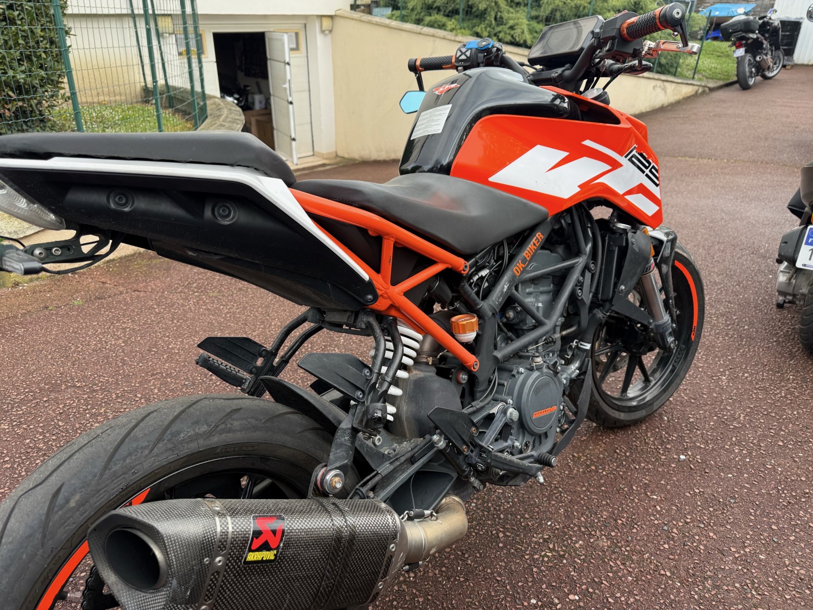 Changement de moteur sur une KTM 125 Duke à Verneuil sur Seine dans les Yvelines - Sport Garage