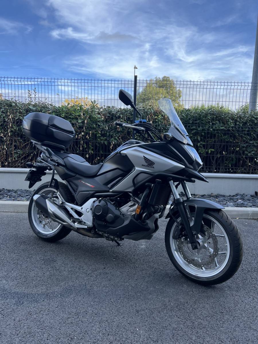 Vente et montage d'accessoires pour moto et scooter BMW, Honda, Yamaha, etc.. neuve ou d'occasion Saint-Germain-en-Laye 78100, dans les Yvelines