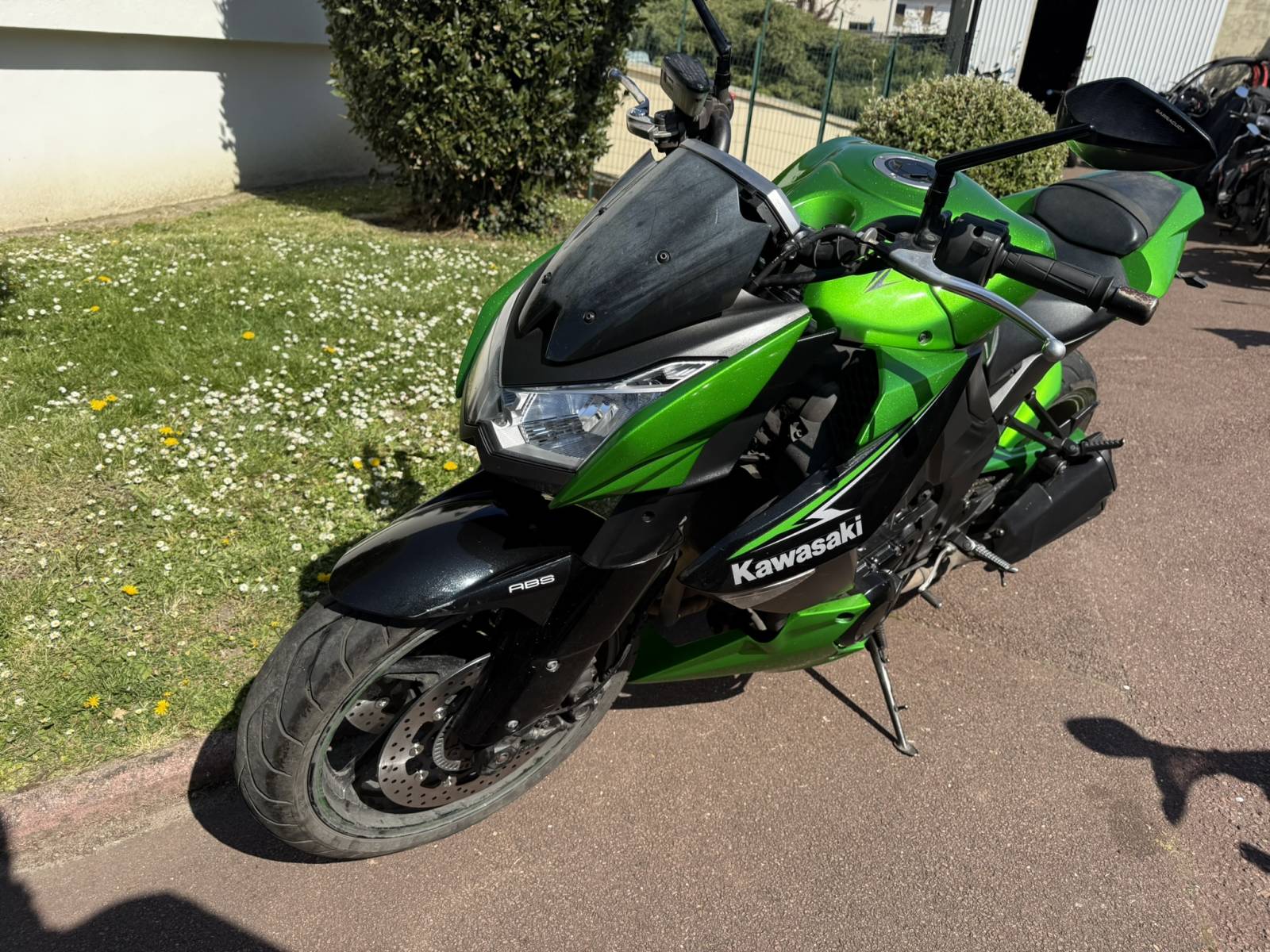 Sport Garage : l'entretien de votre moto Kawasaki Z900 à Maison Laffitte près de Conflans Sainte Honorine
