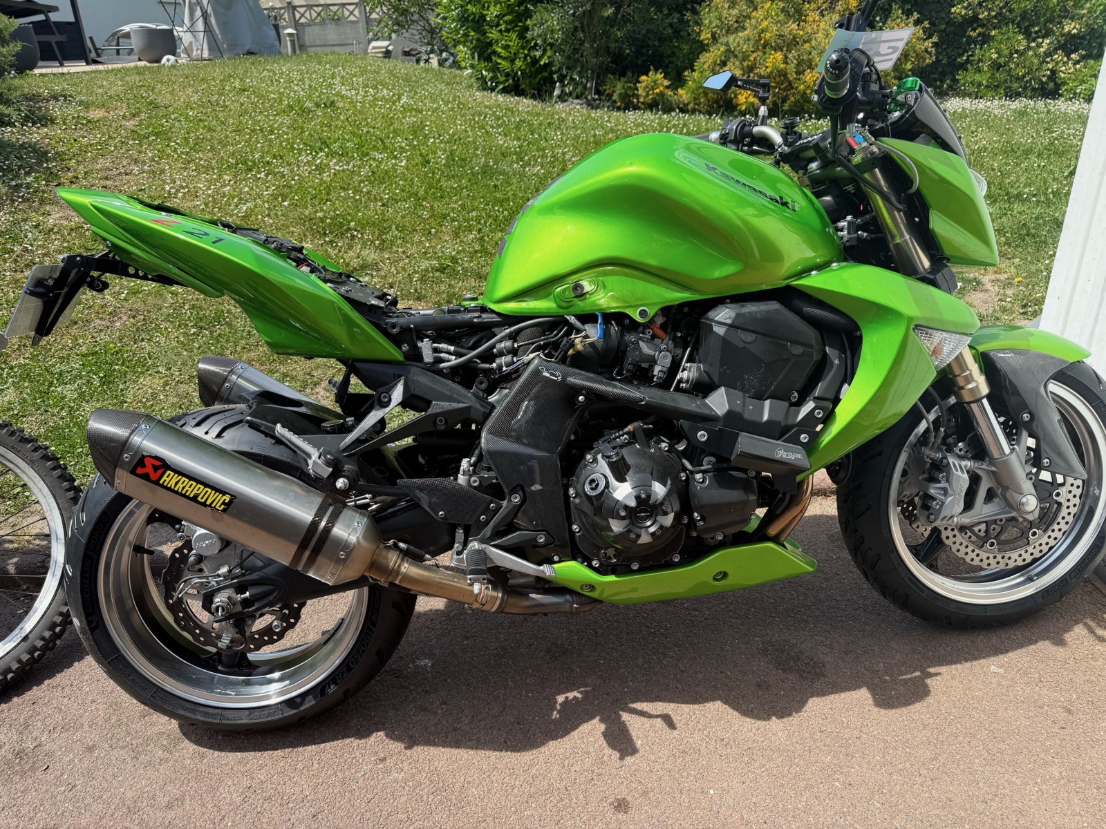 Révision complète sur une Kawasaki Z1000 à Conflans Sainte Honorine près de Ennery - Sport Garage
