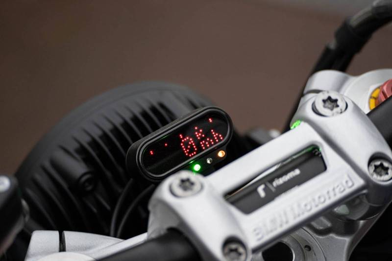 Compteur moto gadget sur BMW R NINE T By SPORT GARAGE