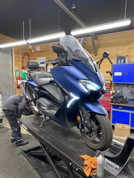 Réparation et entretien de scooter, Yamaha TMAX à Conflans-Sainte-Honorine, près de Verneuil sur Seine