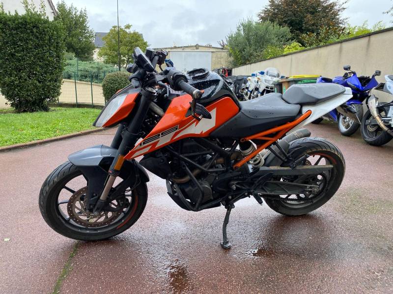 Entretien complet des 2 ans d'une KTM 125 Duke à Osny près de Cergy - Sport Garage
