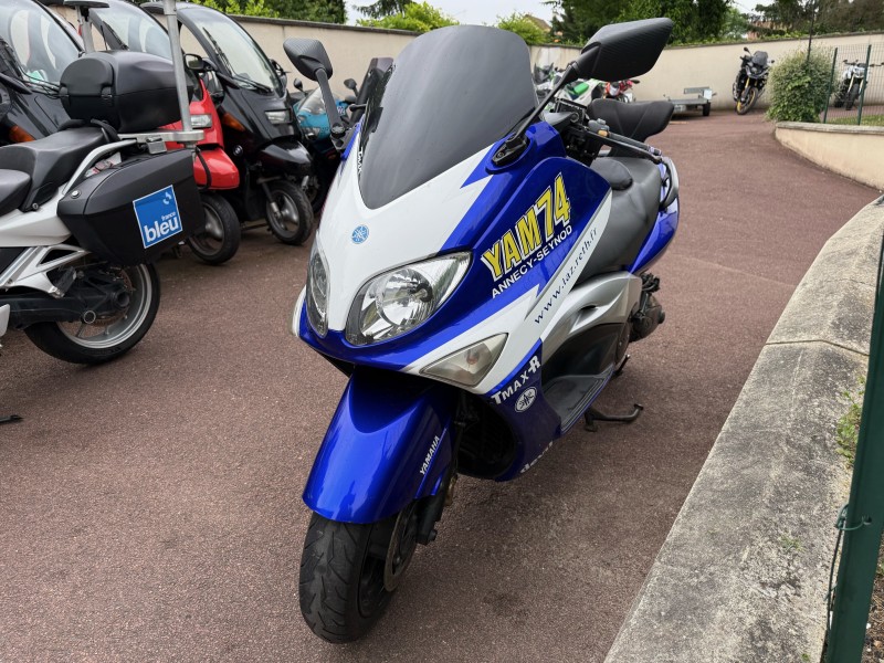 Révision complète et changement de roulements de colonne de direction sur un Yamaha Tmax à Conflans Sainte Honorine près de Saint Germain en Laye - Sport Garage