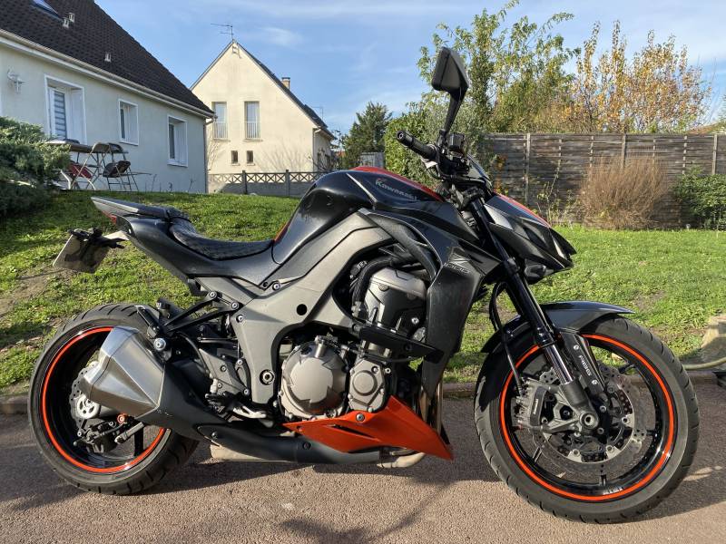 changement kit chaîne et freins Kawasaki Z1000 à Conflans-Sainte-Honorine près d’Achères