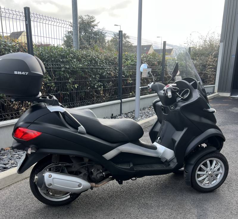 Le Piaggio MP3 300 LT , 2013