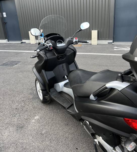 Le Piaggio MP3 300 LT , 2013