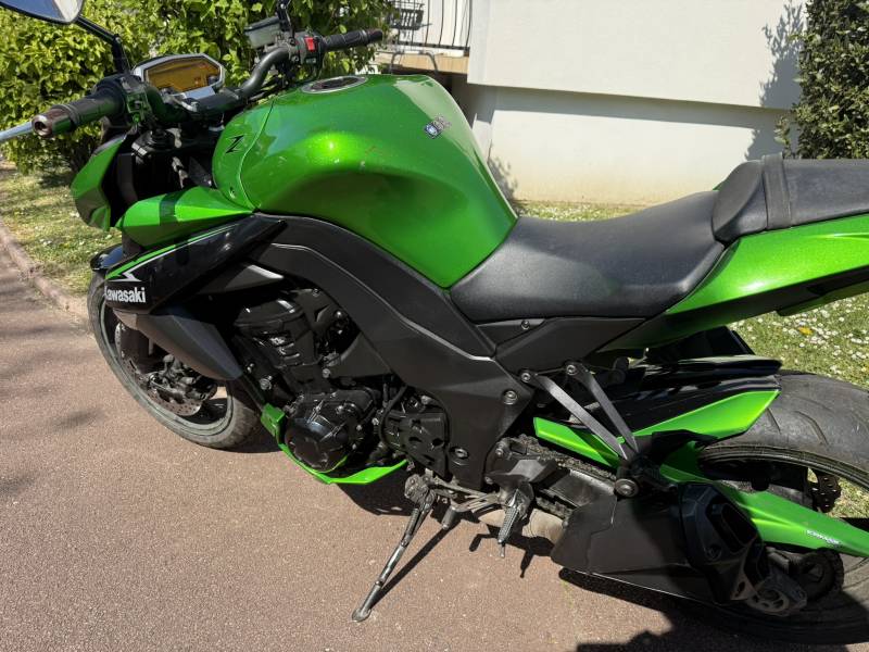Sport Garage : l'entretien de votre moto Kawasaki Z900 à Maison Laffitte près de Conflans Sainte Honorine