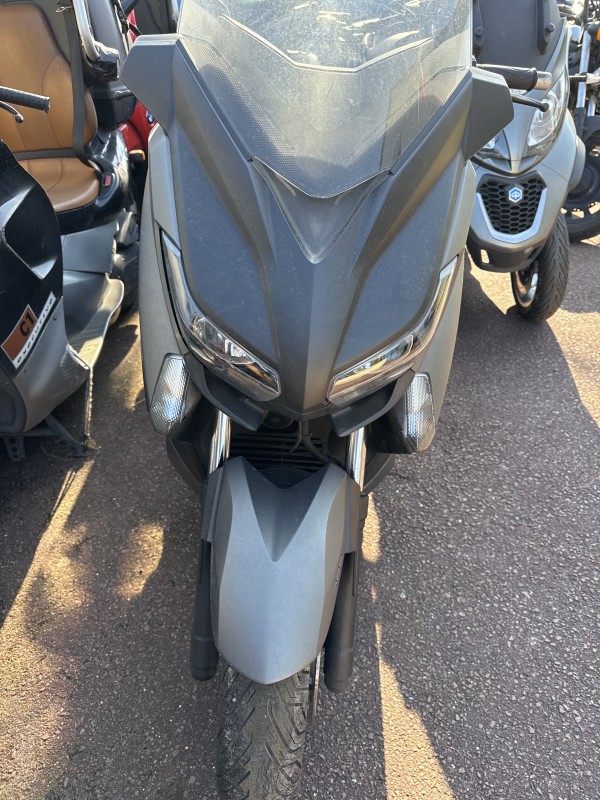 Entretien complet d’un scooter Yamaha 125 Xmax à Cergy près de Conflans-Sainte-Honorine.