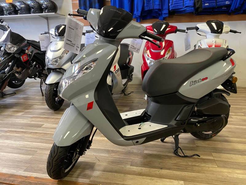 Entretien d’un scooter Peugeot Kisbee chez Sport Garage à Conflans-Sainte-Honorine près d’Achères